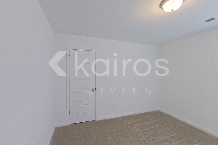 Building Photo - 306 Silver Maple Ln
