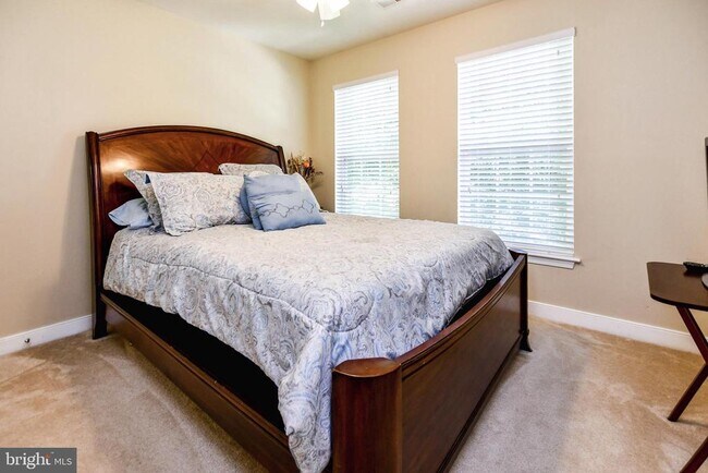 Building Photo - 13003 Belle Meade Trace