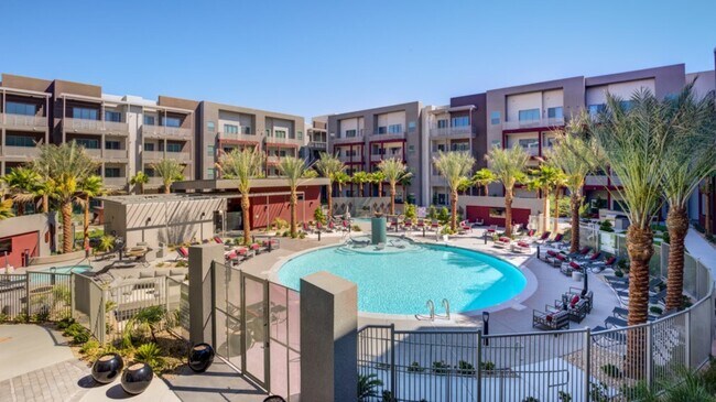 Building Photo - 10650 Dean Martin Dr