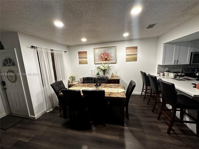 Building Photo - 3971 Coral Springs Dr