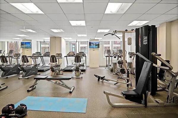 Building Photo - 121 E 23rd St