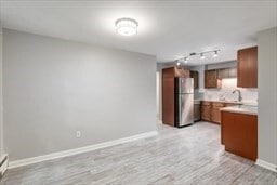 Building Photo - 60 Vinton St