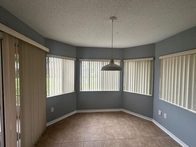 Building Photo - Single Family home for rent !