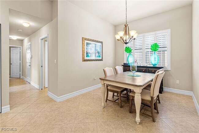 Building Photo - 10535 Carolina Willow Dr