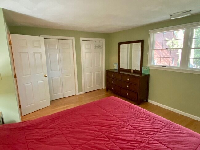 Building Photo - 224 Park St