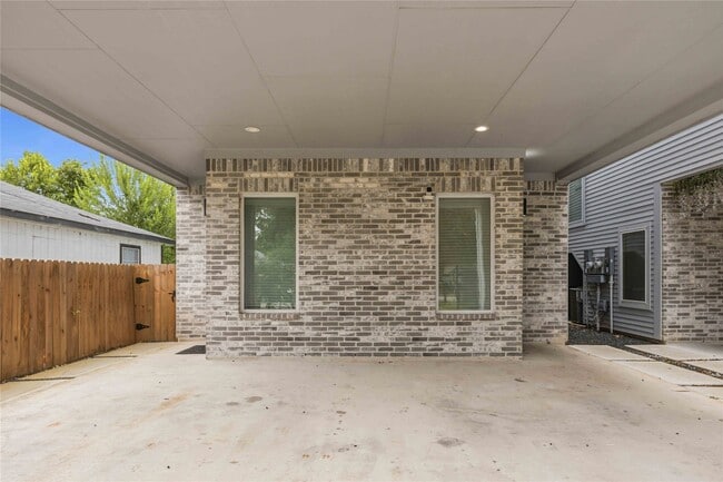 Building Photo - 5330 Wenda St