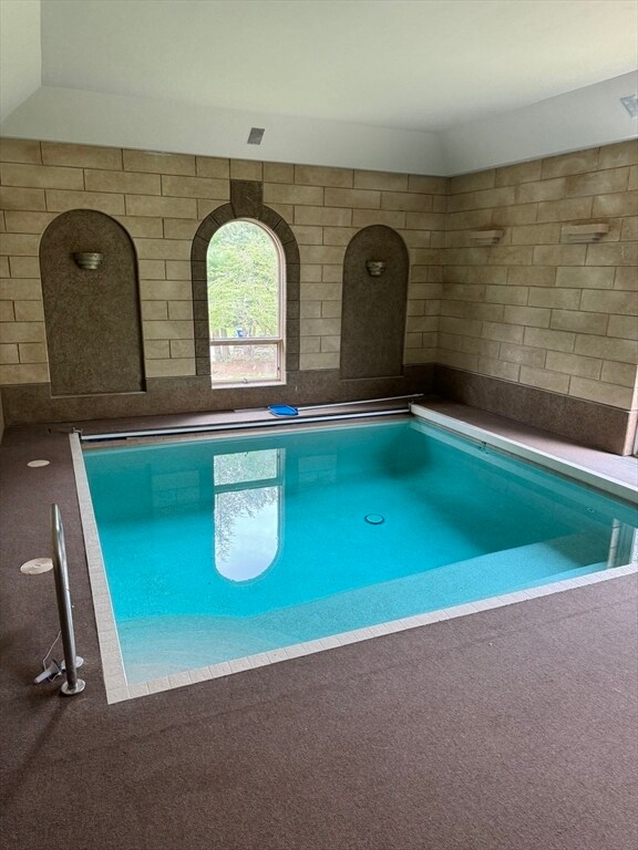 Building Photo - 12 Summit Rd