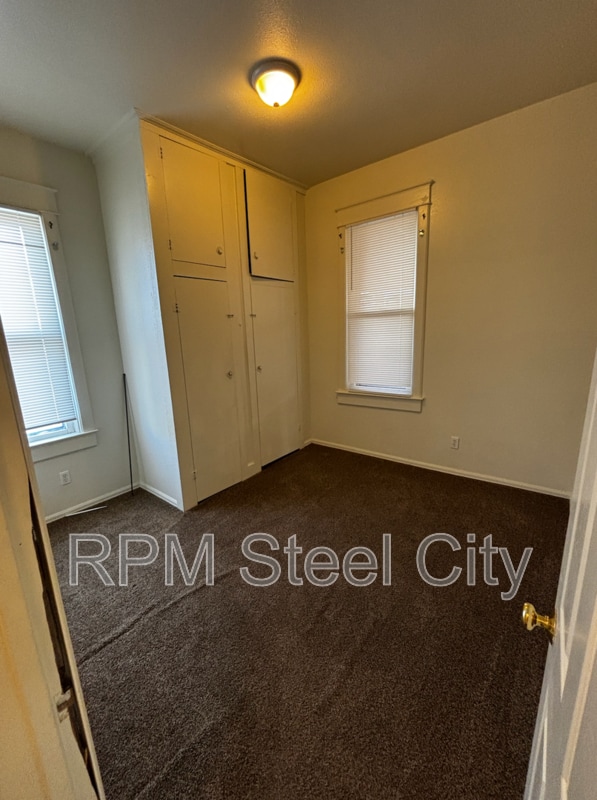 Building Photo - 1210 N Elizabeth St