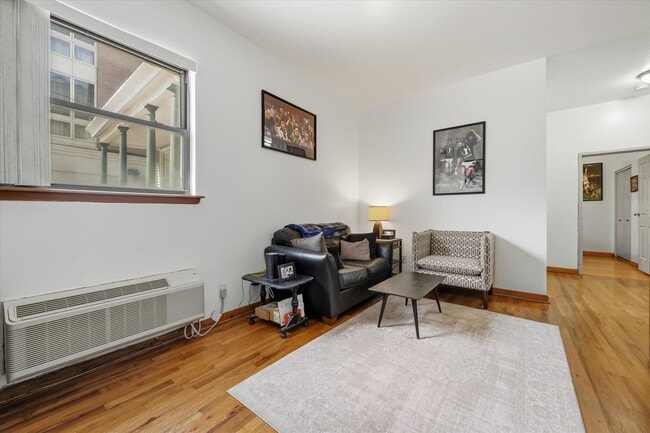 Building Photo - 416 68th St