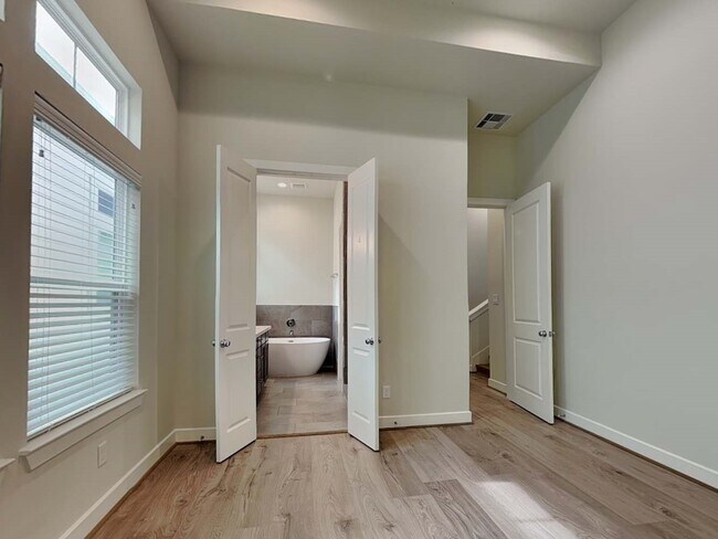 Building Photo - 6379 Paddington Bnd Dr