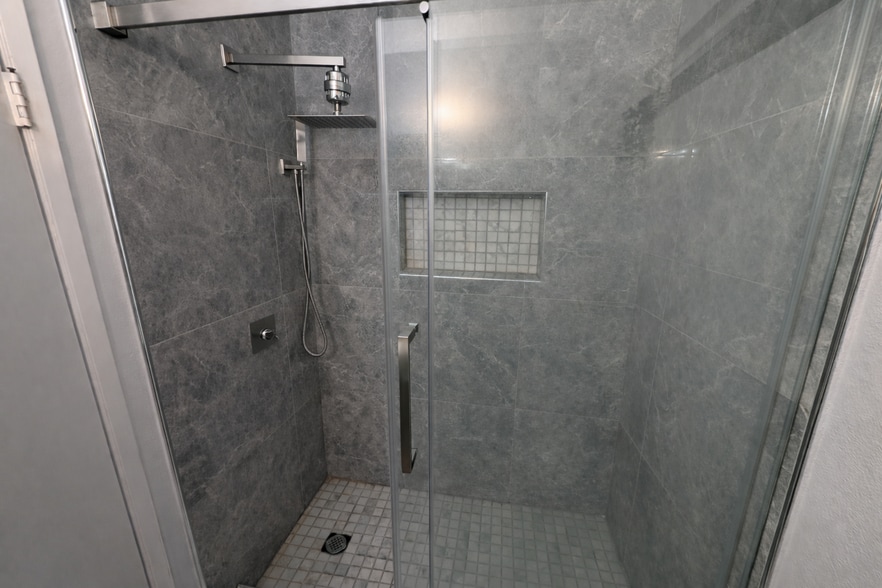 Building Photo - 460 Golden Ave