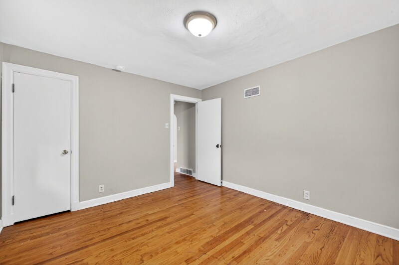 Building Photo - 3653 Eminence Blvd