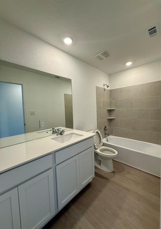 Building Photo - 306 Camargue Dr