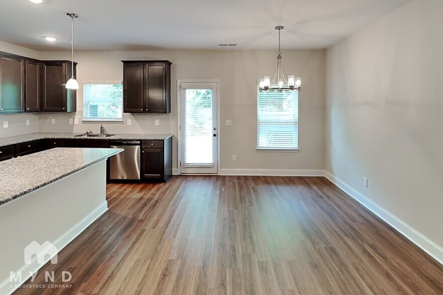 Building Photo - 10143 Benton Woods Dr