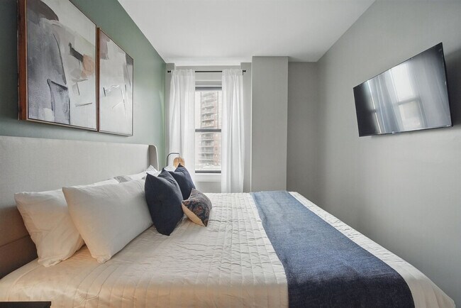 Building Photo - 400 Walnut St