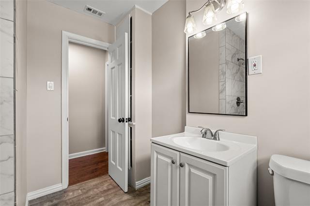 Building Photo - 1747 Mariposa Dr