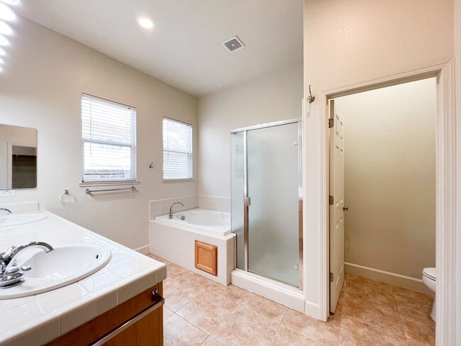 Building Photo - 1808 Spokane Rd