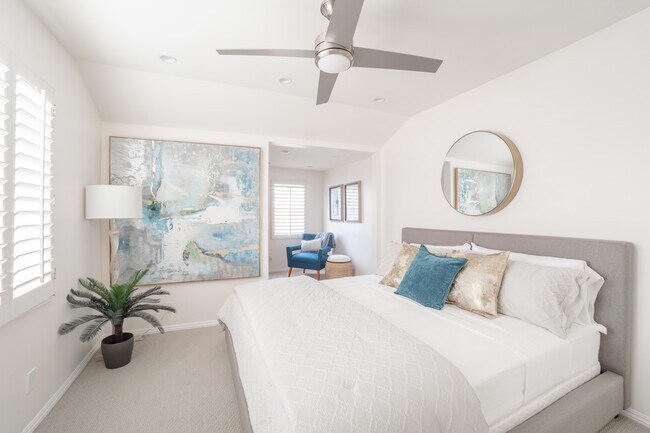 Building Photo - 204 30th St