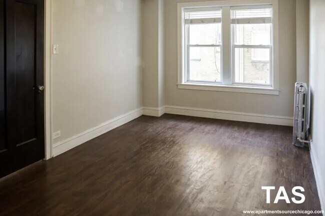 Building Photo - 6748 N Ashland Ave