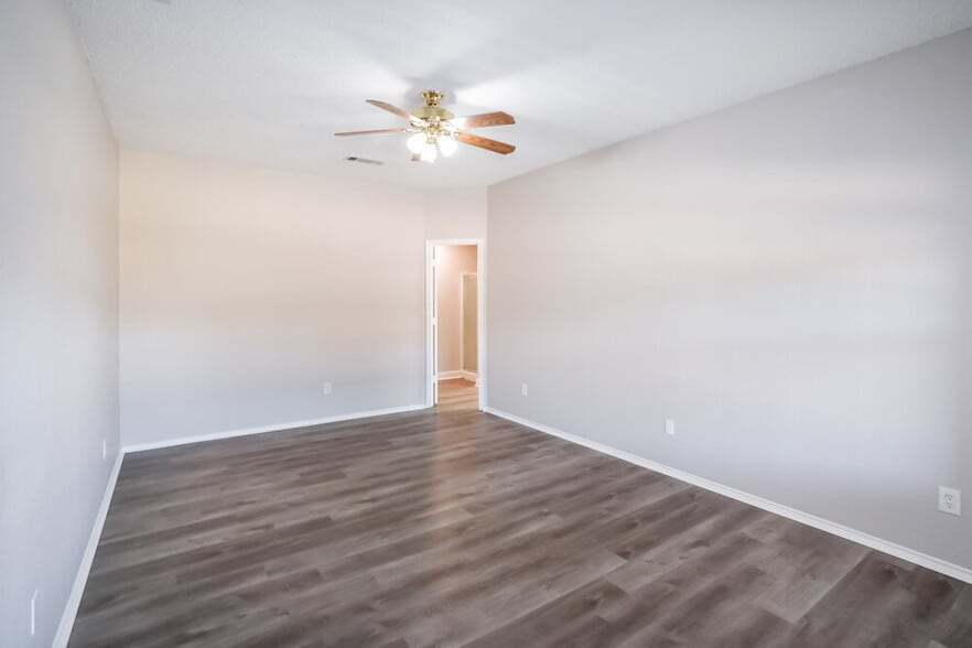 Building Photo - 321 Candlestick Trail