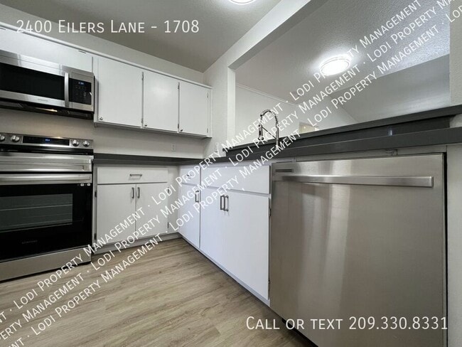 Building Photo - 2400 Eilers Ln