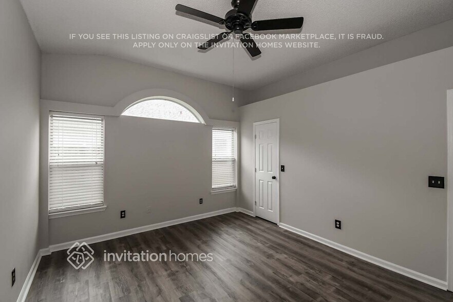 Building Photo - 8800 Fieldside Dr S