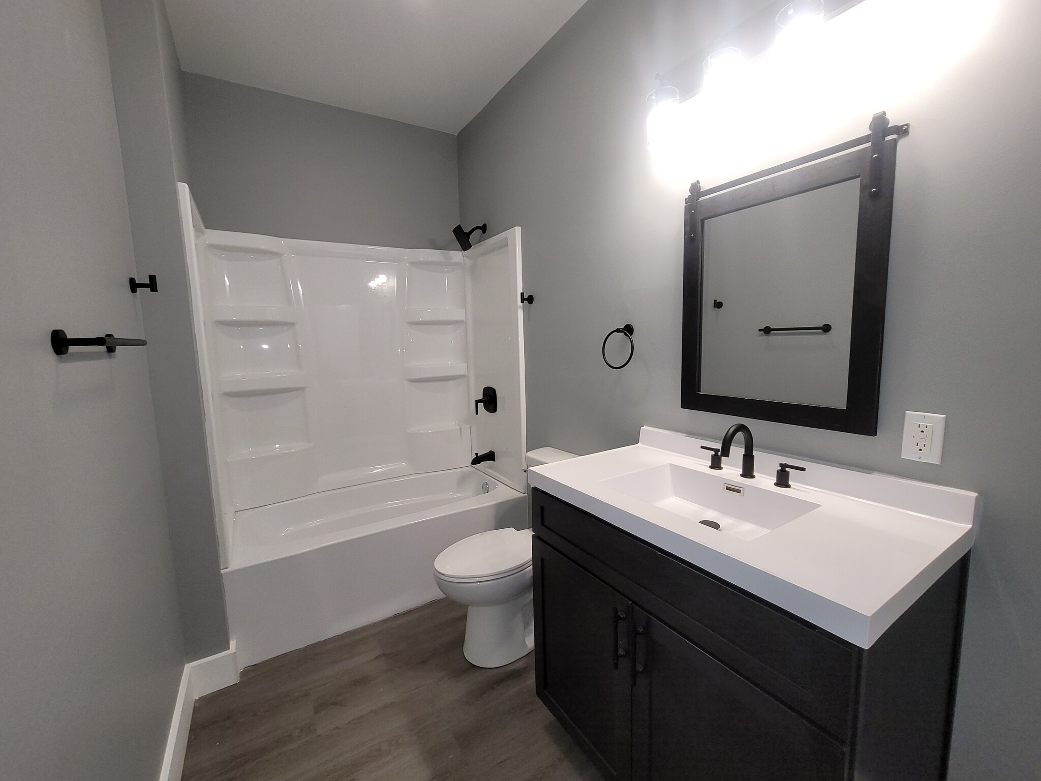 Building Photo - 1102 S Malott St