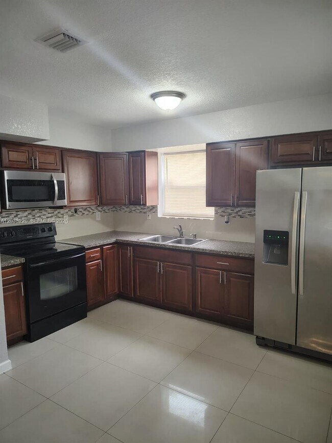Building Photo - 944 NW 51st St