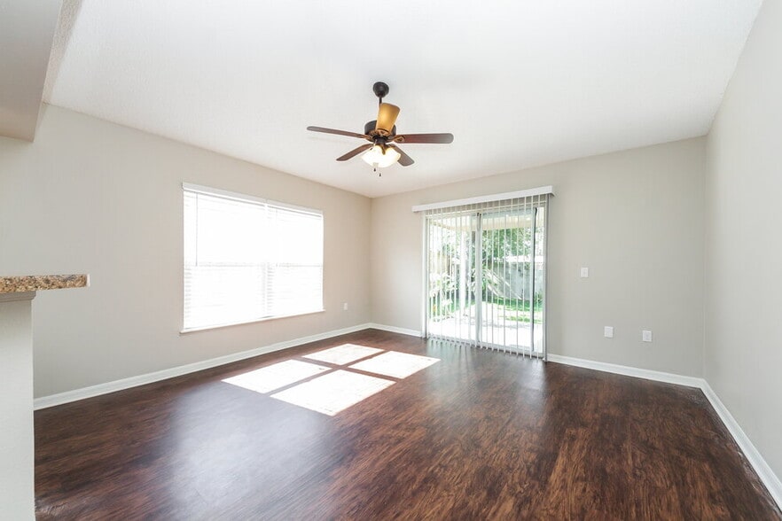 Building Photo - 254 Regal Downs Cir