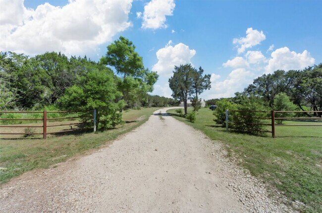 Building Photo - 1571 Highland Park Way