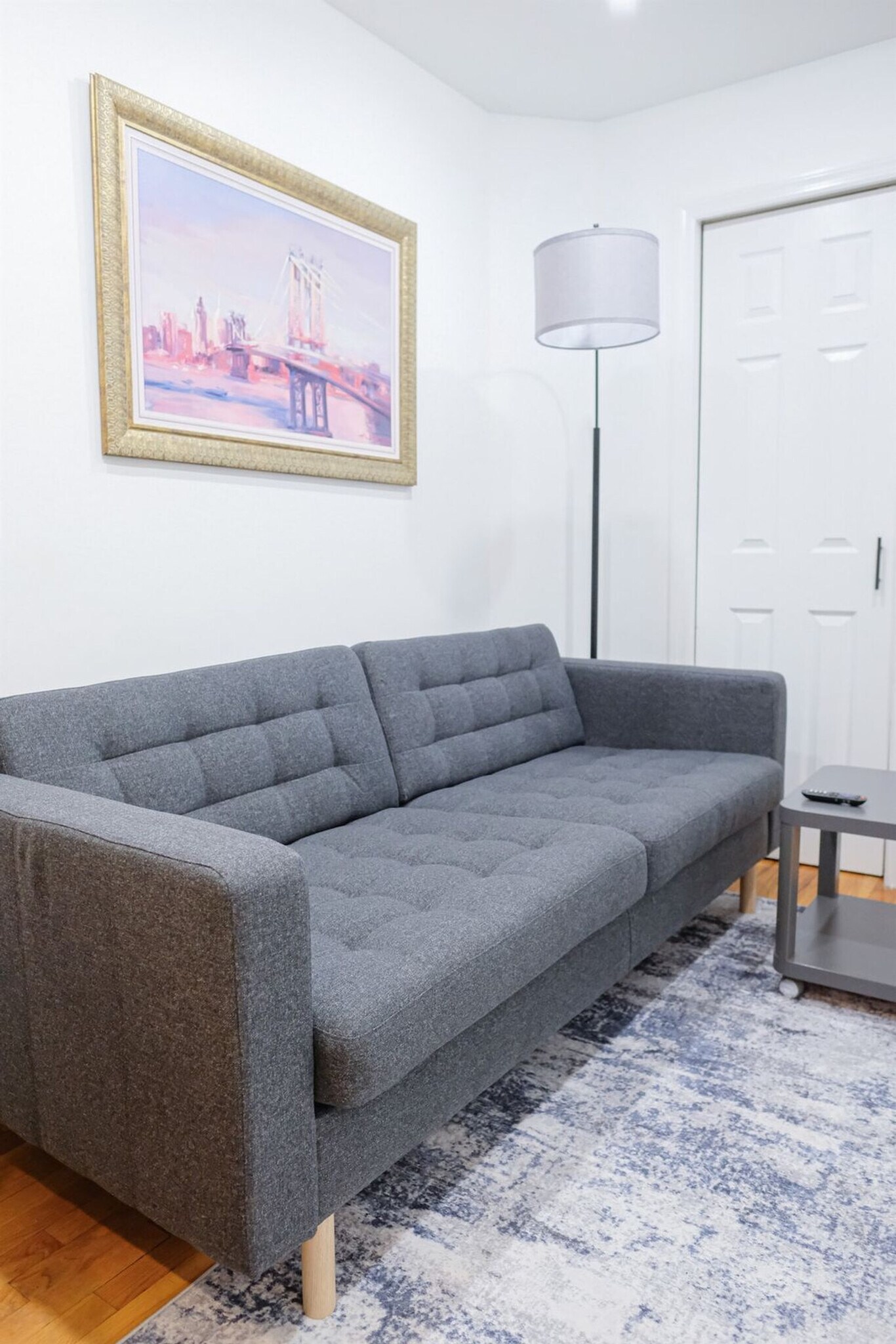 Building Photo - 305 E 104th St