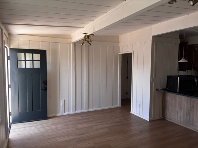 Building Photo - Beautiful 2 bedrooms duplex in Imperial Beach