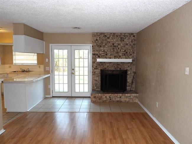 Building Photo - 6407 SW Brookline Ave