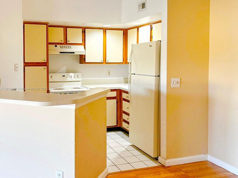 Building Photo - 12400 Vista Isles Dr