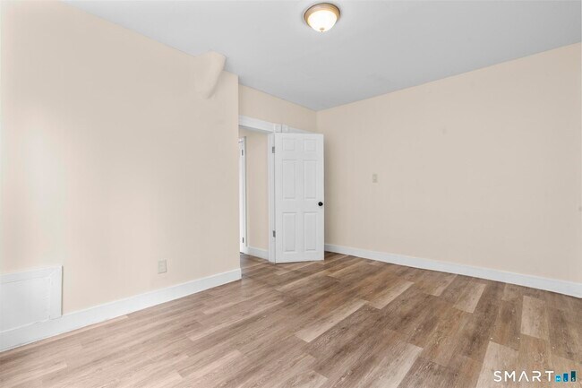 Building Photo - 313 High St