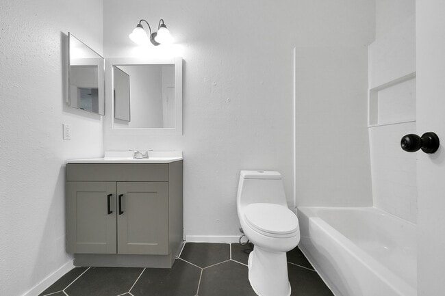 Building Photo - 23823 Griffin House Ln