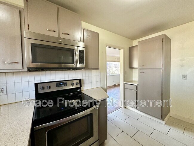 Building Photo - 1570 Tamarac St