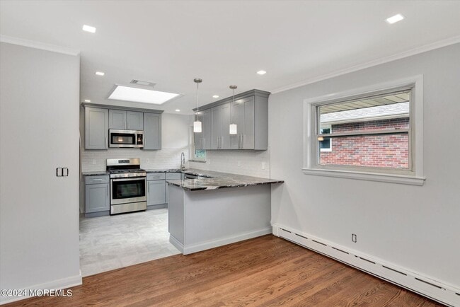 Building Photo - 5 Hilltop Ave