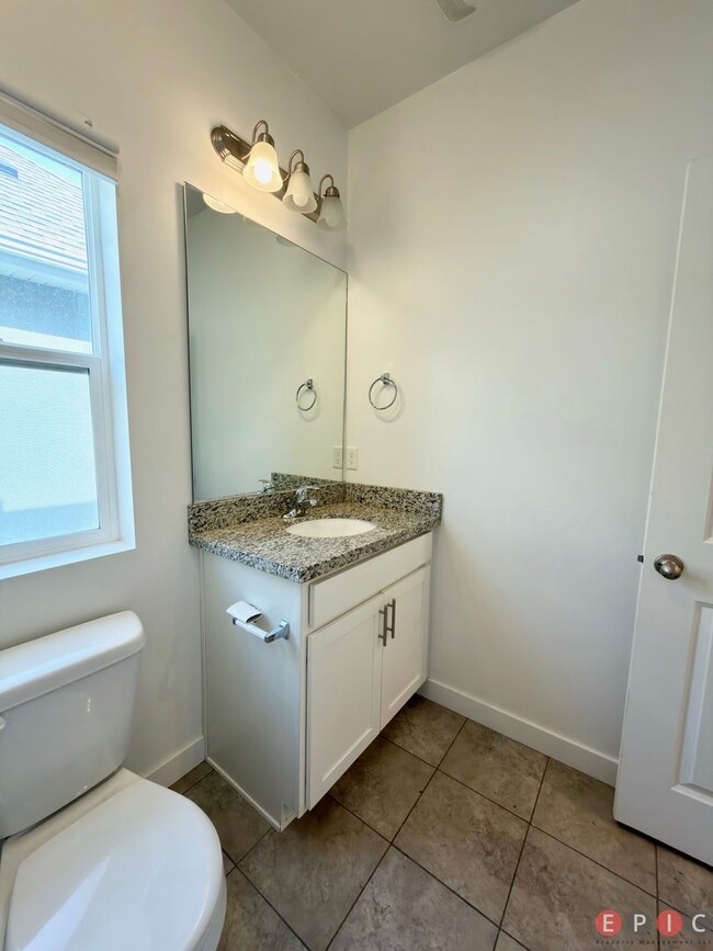 Building Photo - Beautiful Home in Lehi