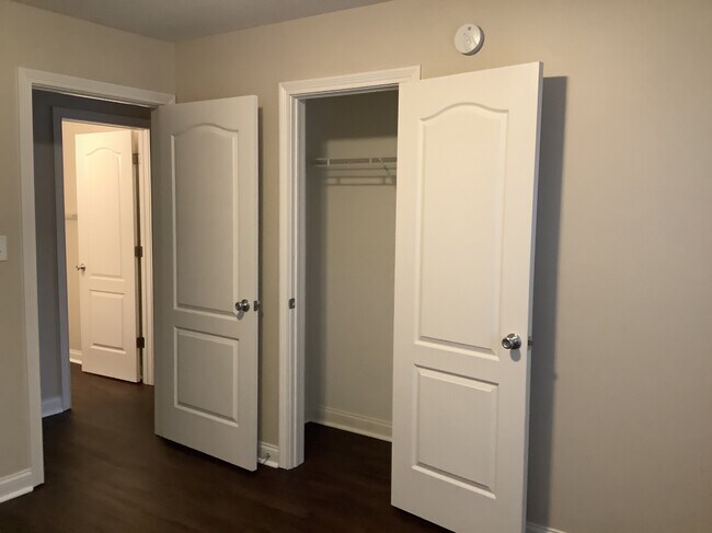 Building Photo - 681 Bridgebend Run
