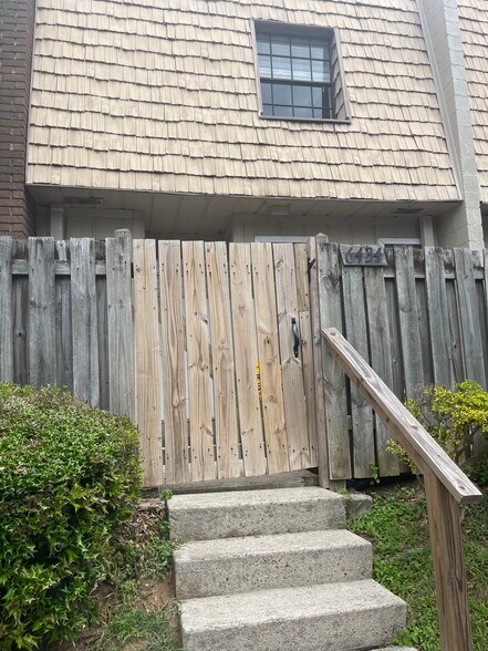 Building Photo - 6434 Woodstone Ter