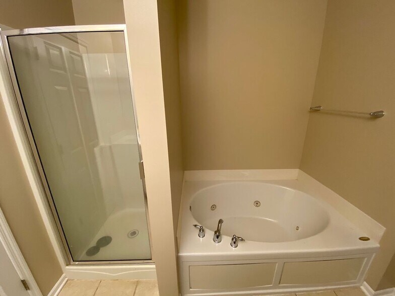 Building Photo - 5030 Archer Ln N