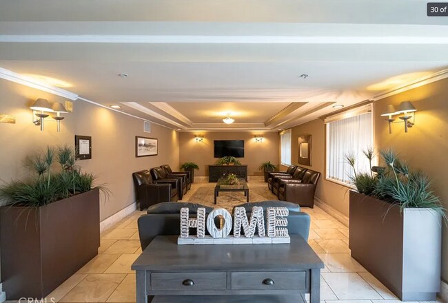 Building Photo - 620 S Gramercy Pl