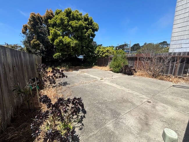 Building Photo - Bright & Spacious Single Family Home - Par...