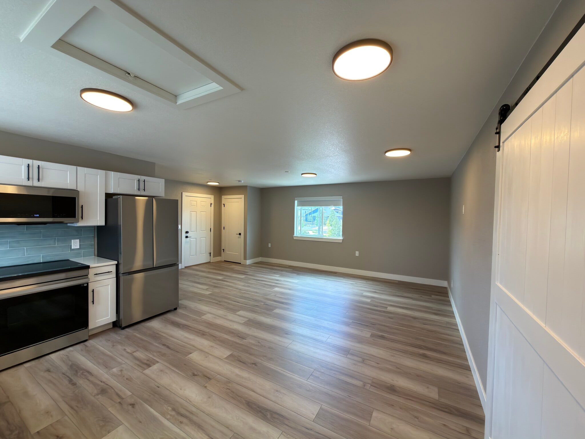 Kitchen Living room combination - 219 S 1st Ave