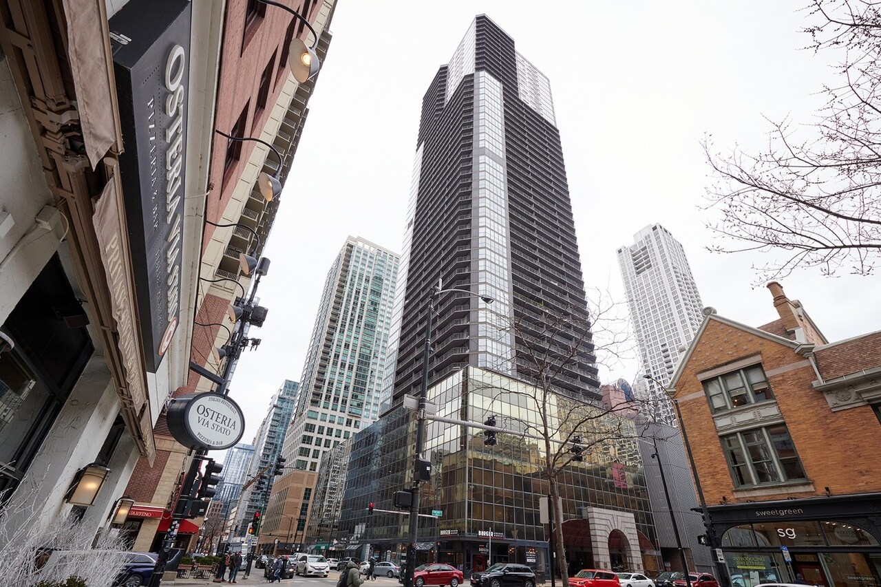Building Photo - 10 E Ontario St