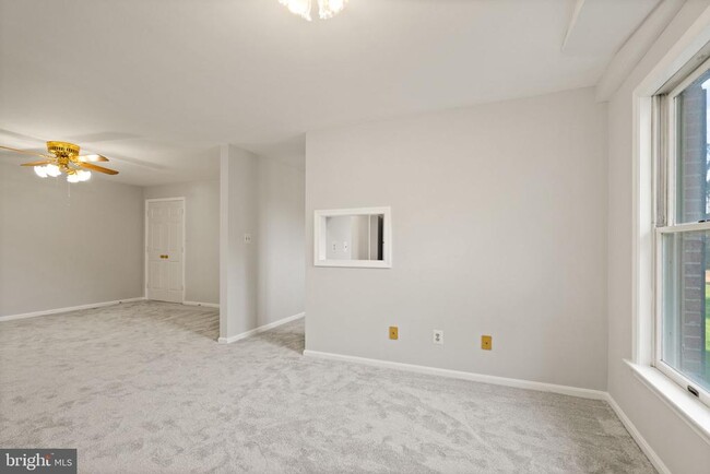 Building Photo - 318 Evergreen Mills Rd