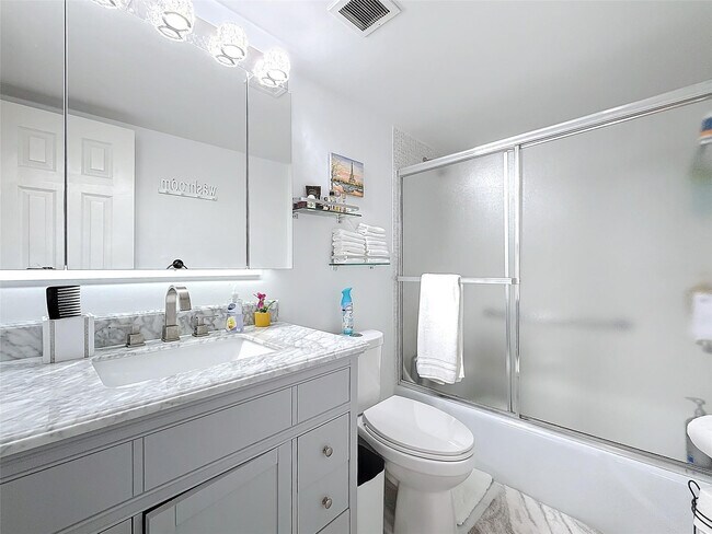 Building Photo - 2731 NE 14th Street Causeway