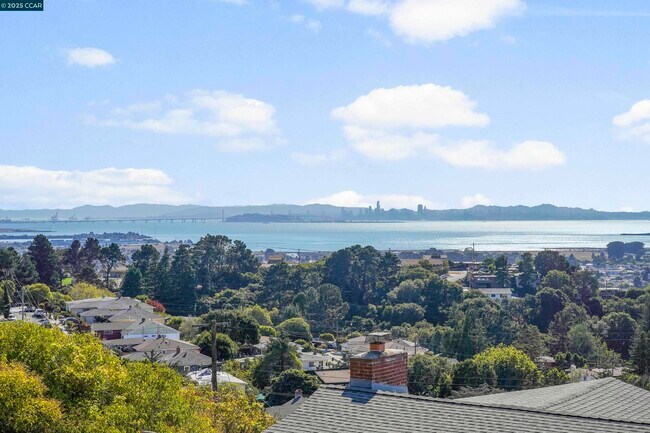 Building Photo - 2367 Carquinez Ave