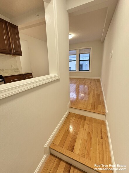 Building Photo - 19 Peterborough St